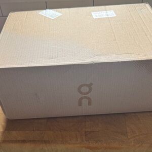 On Running Beige Shoe Box